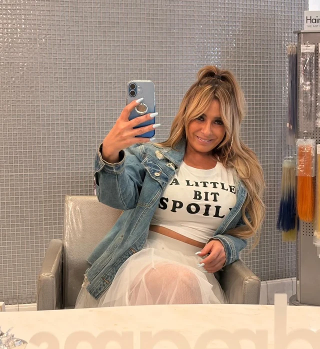 Gabriela in a little bit spoiled seated preview